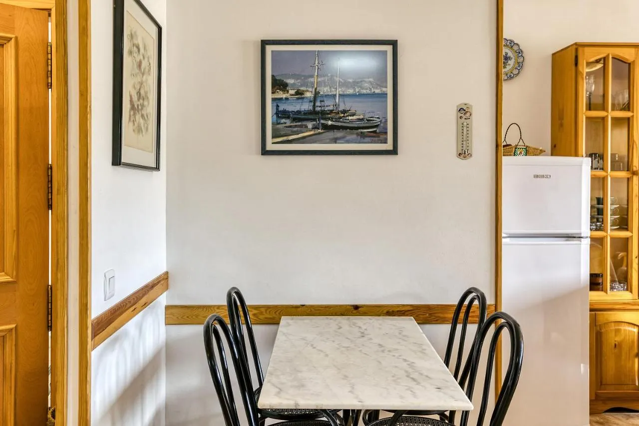 Montgo Apartman L' Escala 0*,